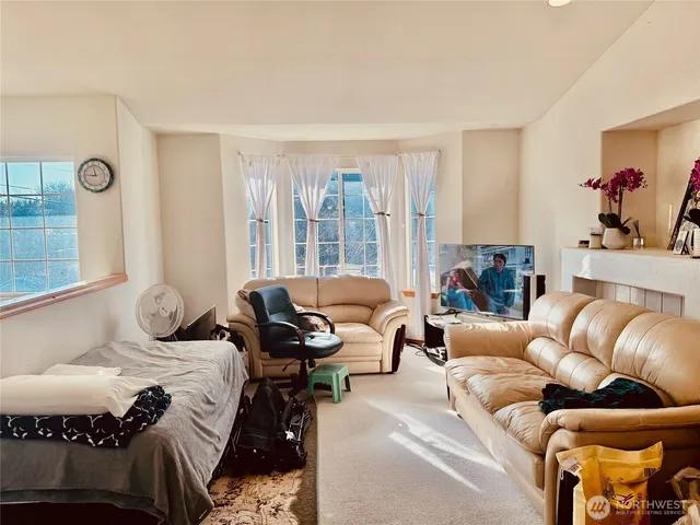 $940,000 | 2315 190th Street Southwest, Lynnwood, WA 98036