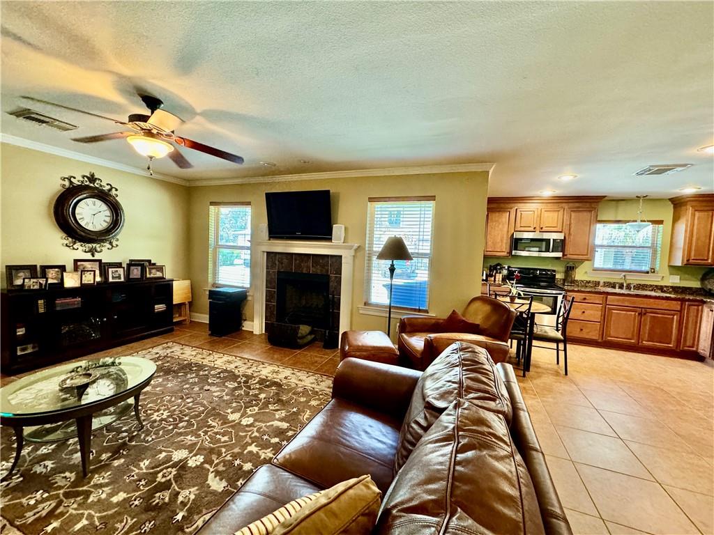706 Colbert Street, Unit D Mandeville, LA 70448 - Photo 8 of 14 Gallery Image 8