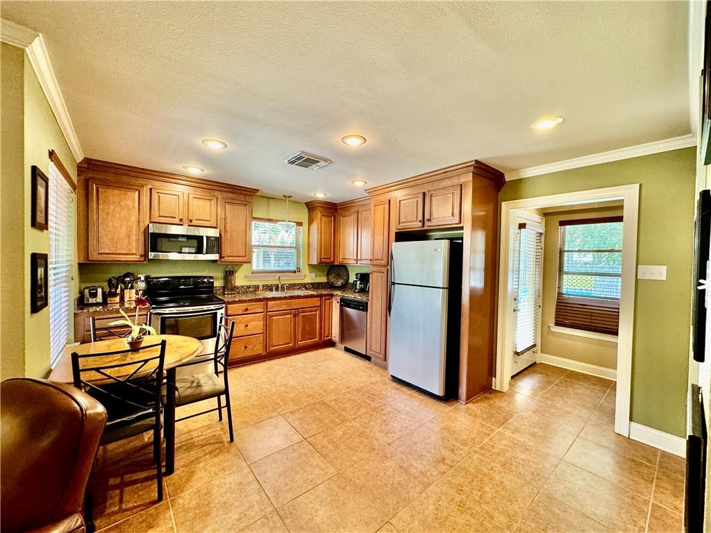 706 Colbert Street, Unit D Mandeville, LA 70448 - Photo 9 of 14 Gallery Image 9