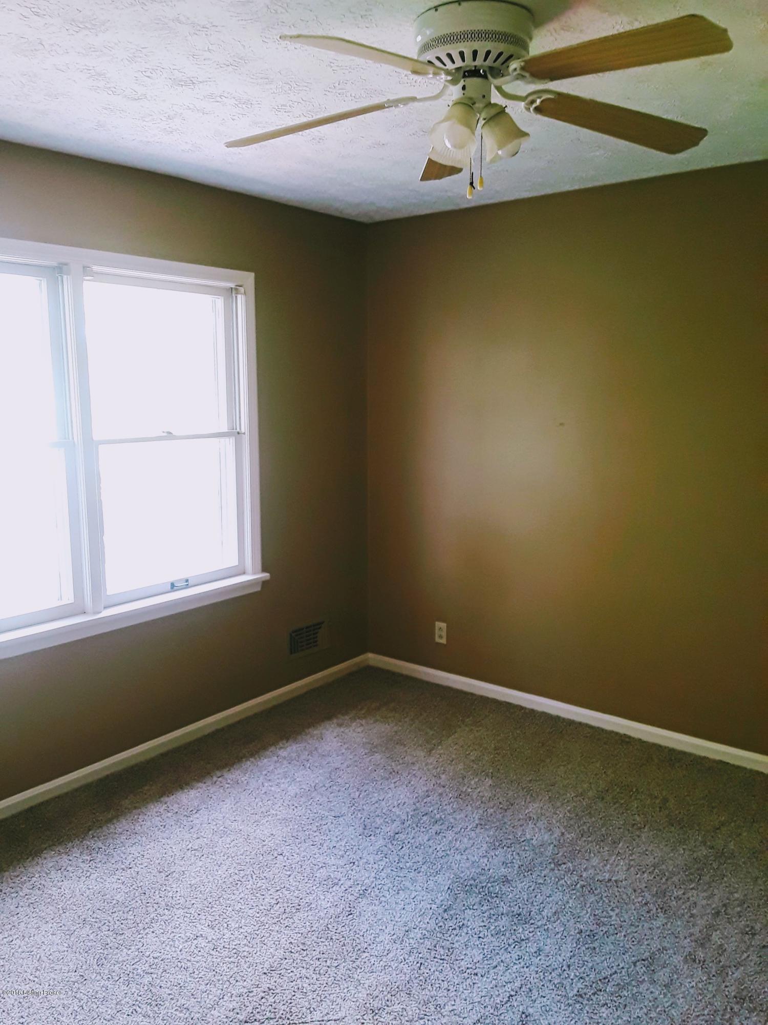 5909 Apache Road Louisville, KY 40207 - Photo 20 of 36 20180507_130349