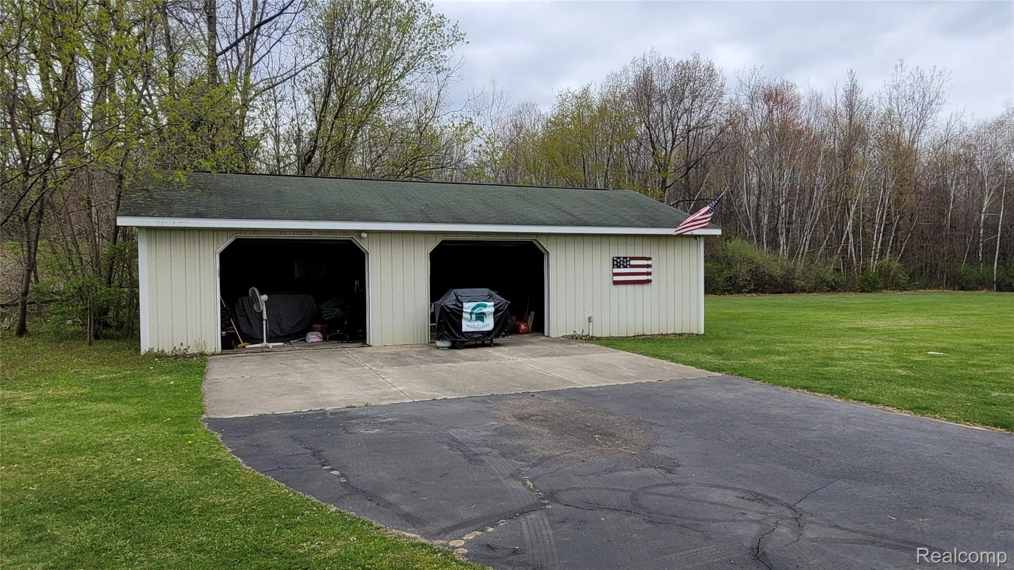 10058 South Lewis Road Millington, MI 48746 - Photo 33 of 49 20210421_141227.jpg
