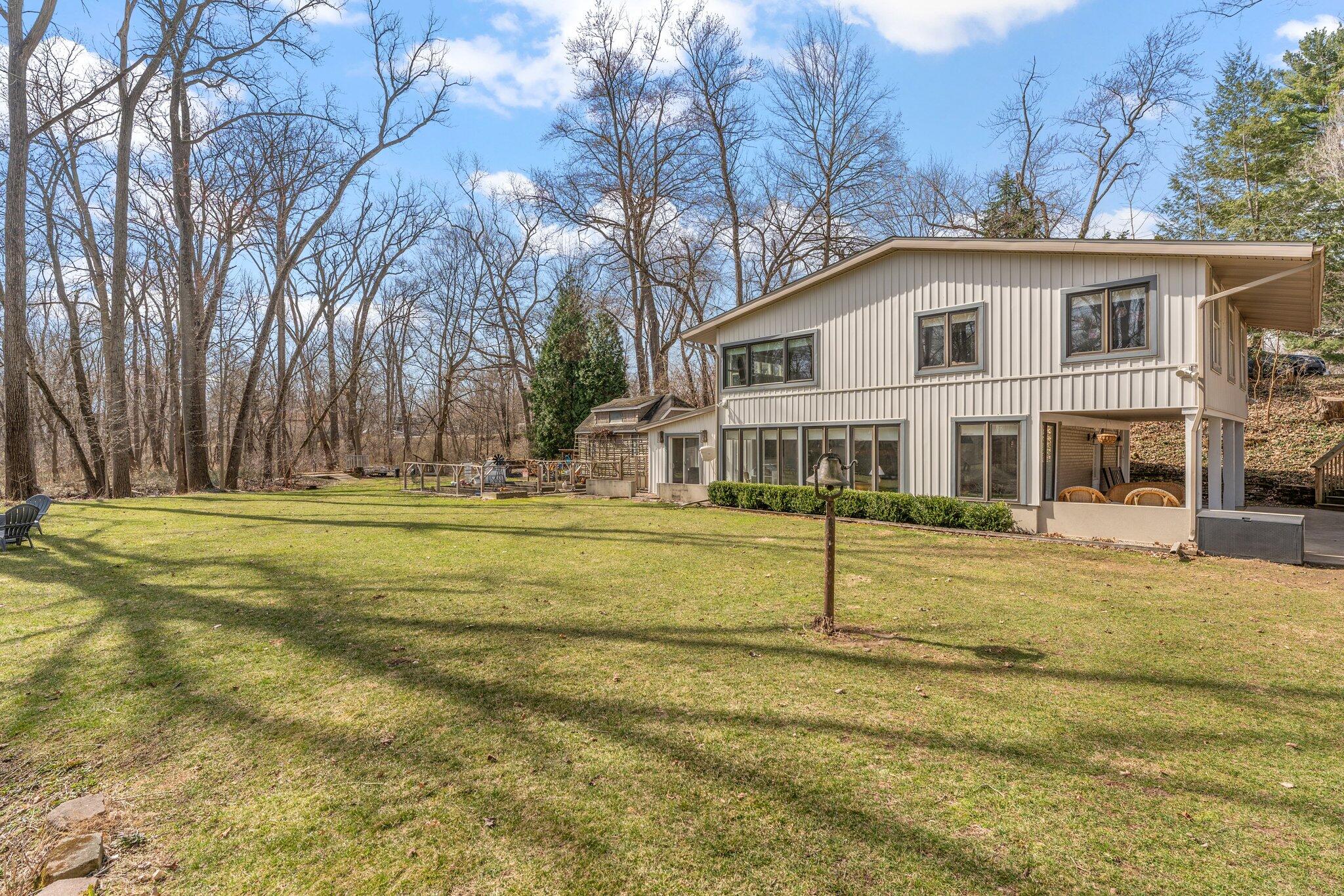 601 South Calumet Road Chesterton, IN 46304 - Photo 3 of 40 2048x1365