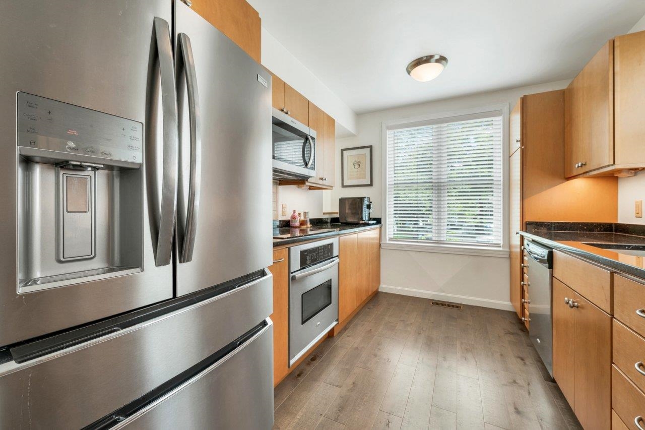 80 Cherry Hollow Road Nashua, NH 03062 - Photo 11 of 55