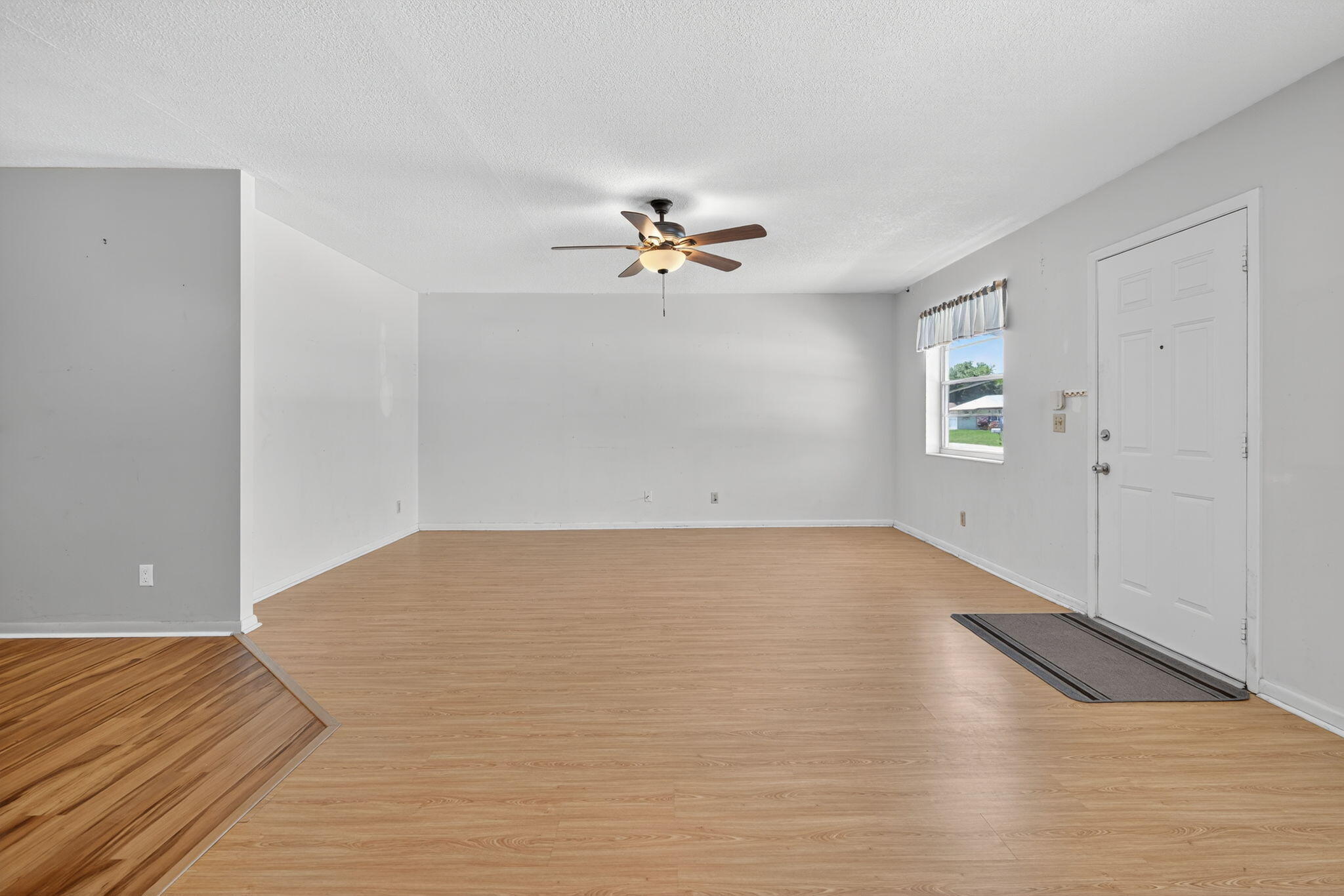 1208 Cherokee Street Jupiter, FL 33458 - Photo 11 of 21 Living Area