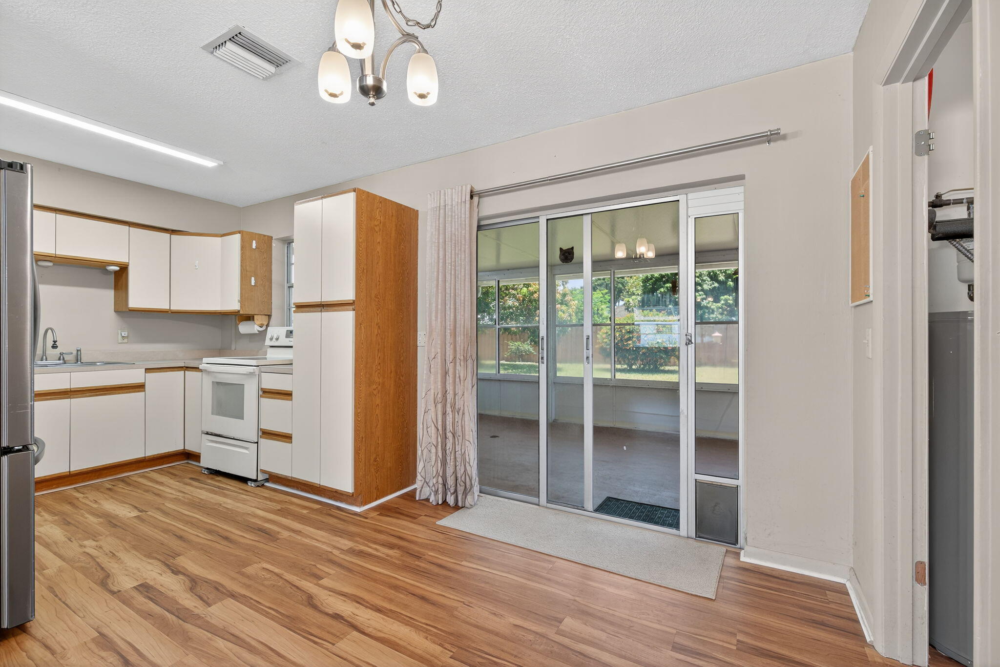 1208 Cherokee Street Jupiter, FL 33458 - Photo 14 of 21 Kitchen