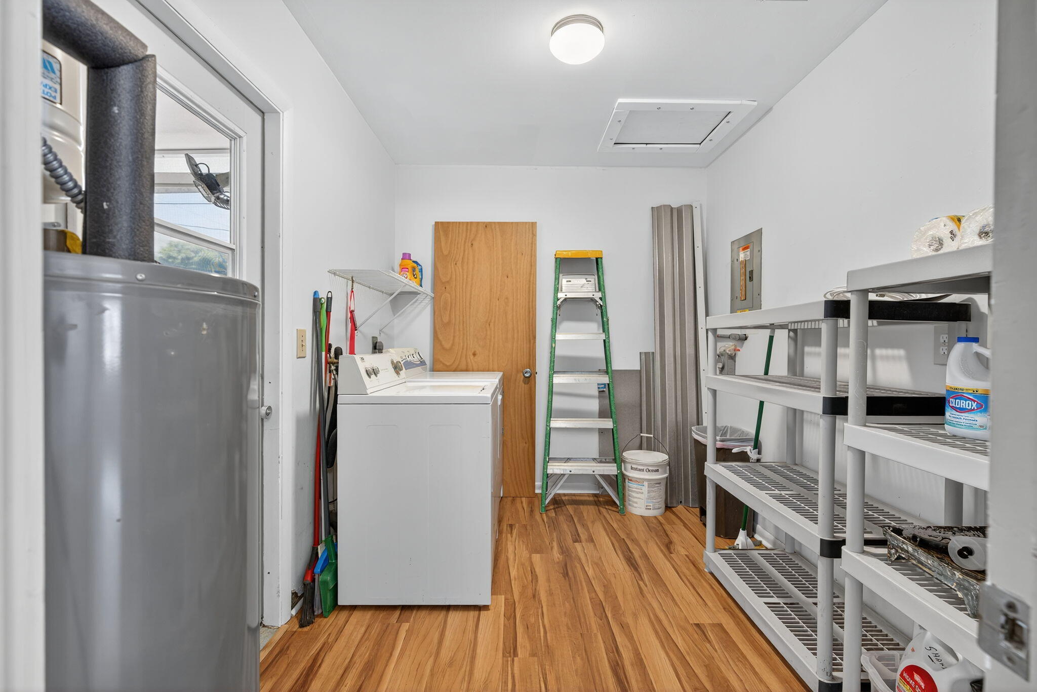 1208 Cherokee Street Jupiter, FL 33458 - Photo 16 of 21 Large Laundry Room
