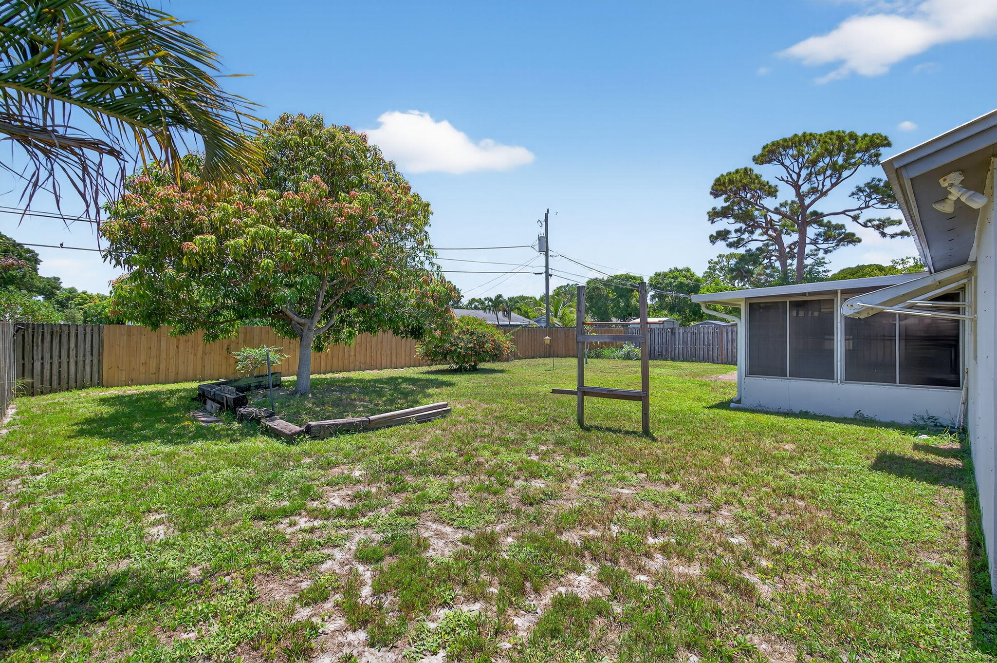1208 Cherokee Street Jupiter, FL 33458 - Photo 5 of 21 Large Fenced Yard