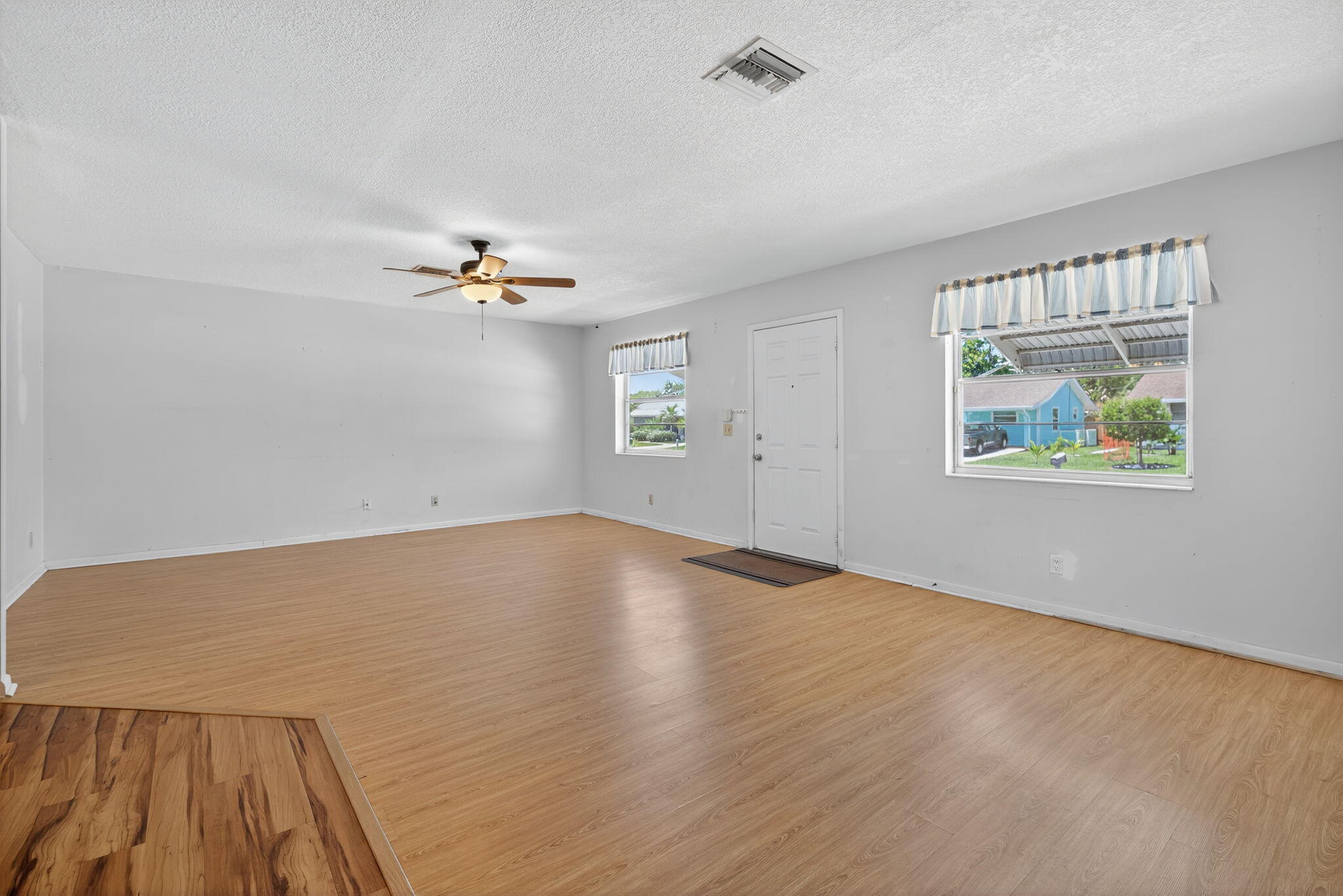 1208 Cherokee Street Jupiter, FL 33458 - Photo 10 of 21 Living Area