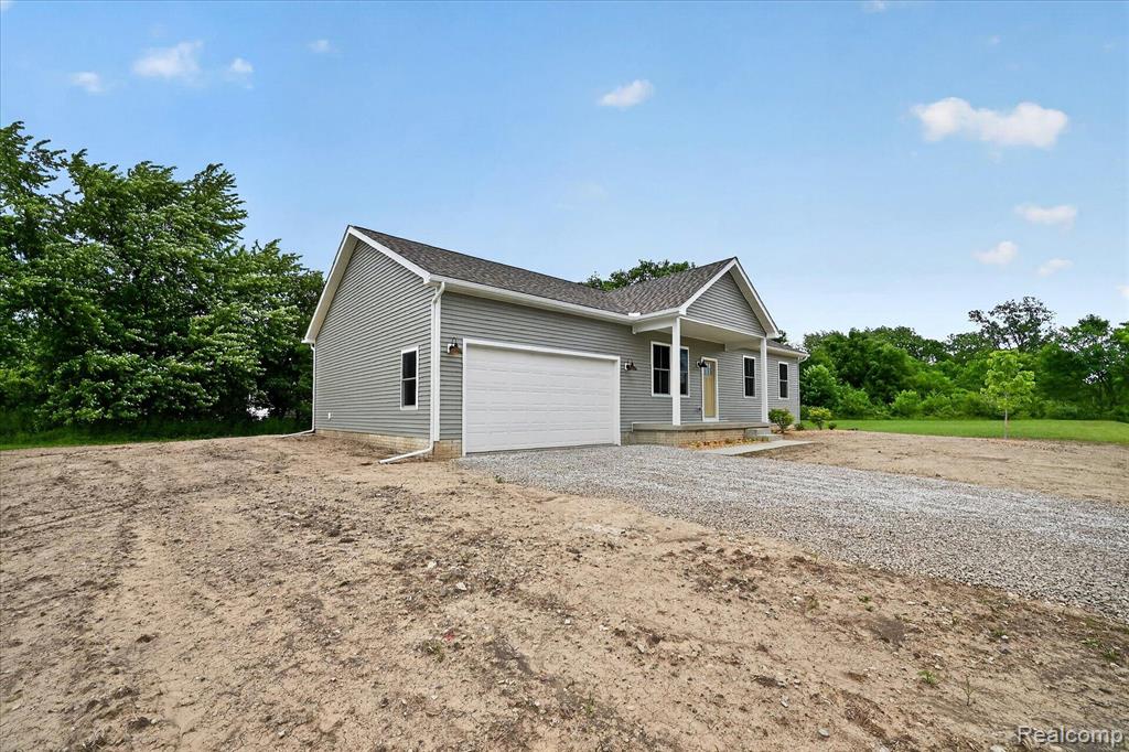 926 Ford Road Carleton, MI 48117 - Photo 3 of 25