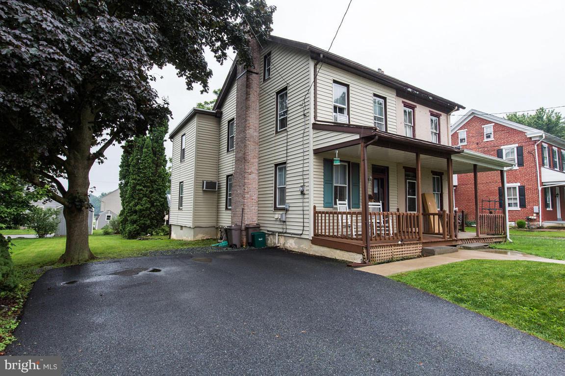 527 North Water Street Lititz, PA 17543 - Photo 3 of 44