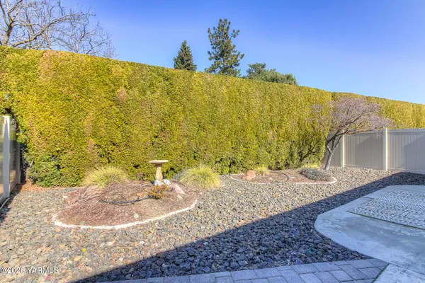 $330,000 | 100 North 60th Avenue, Unit 6, Yakima, WA 98908