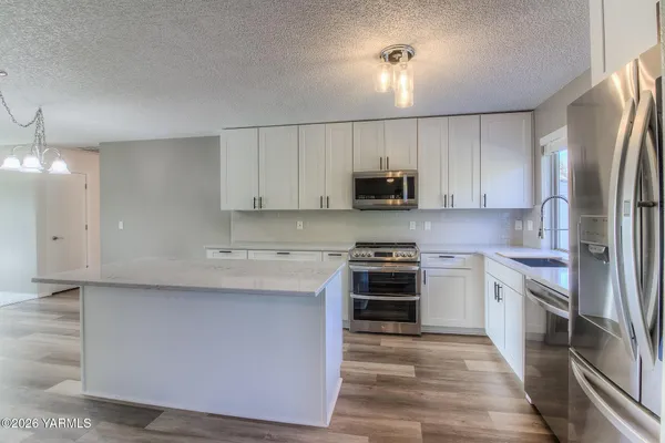 $330,000 | 100 North 60th Avenue, Unit 6, Yakima, WA 98908