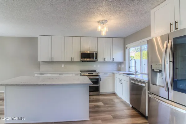 $330,000 | 100 North 60th Avenue, Unit 6, Yakima, WA 98908