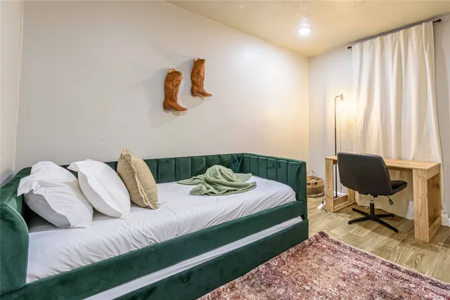 $2,400 | 3818 Blodgett Street, Houston, TX 77004