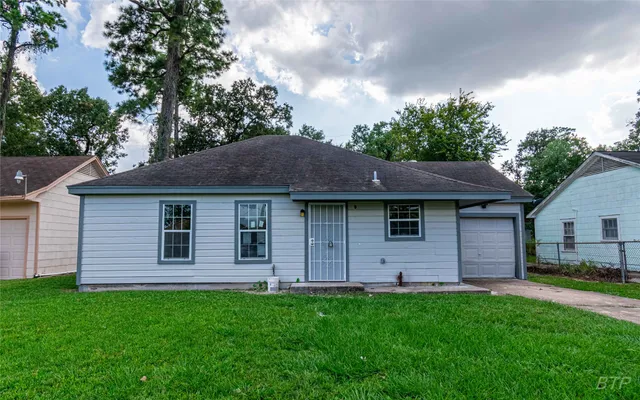 $2,400 | 3818 Blodgett Street, Houston, TX 77004