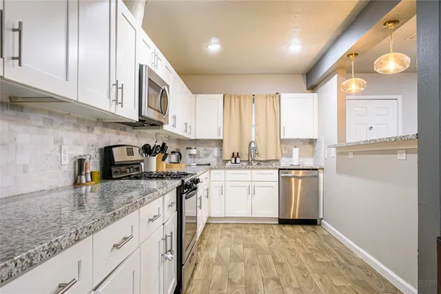 $2,400 | 3818 Blodgett Street, Houston, TX 77004