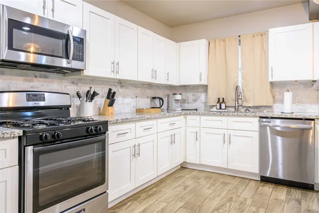 $2,400 | 3818 Blodgett Street, Houston, TX 77004