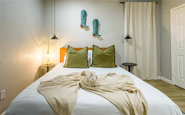 $2,400 | 3818 Blodgett Street, Houston, TX 77004