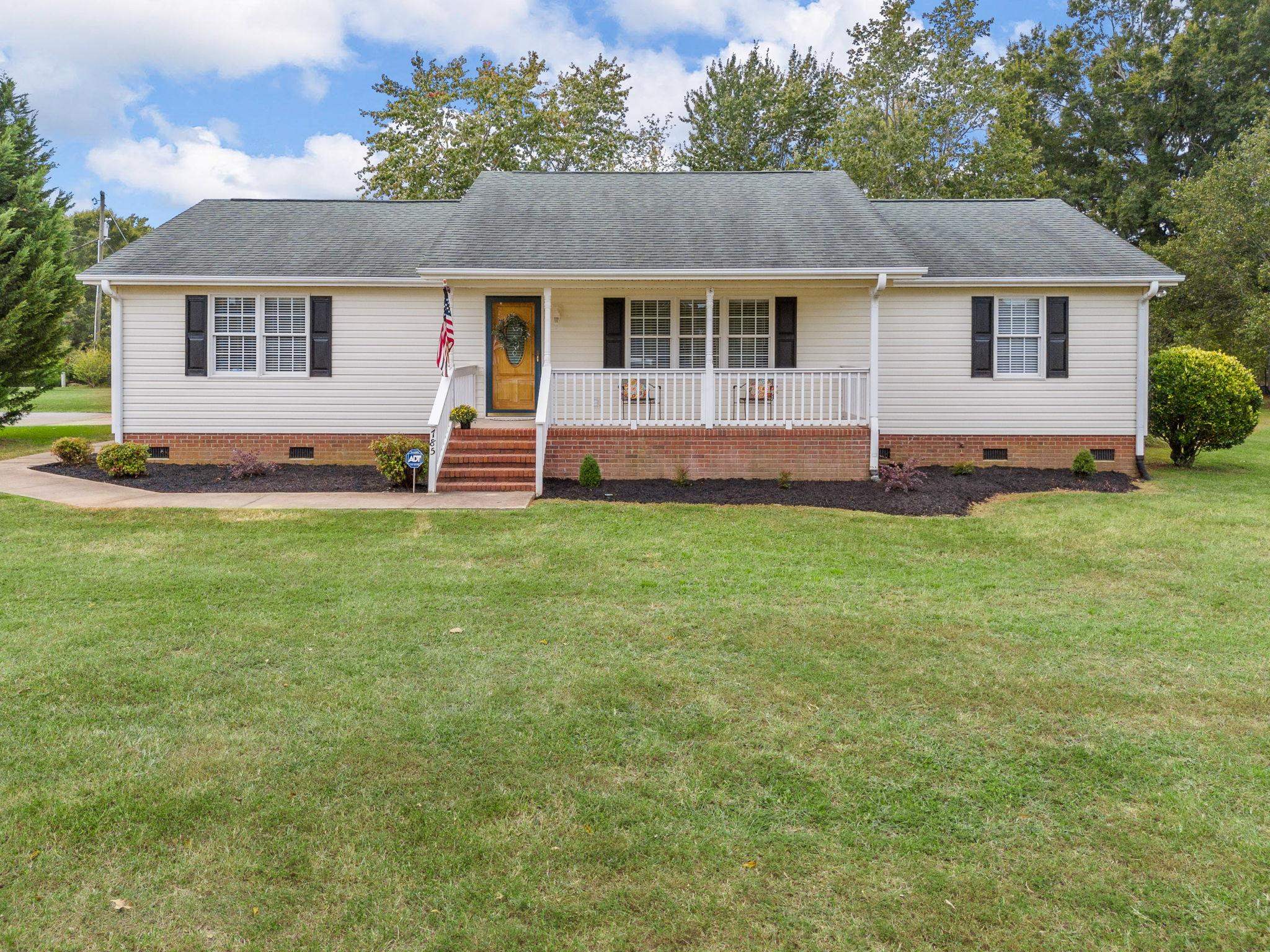 785 Goodjoin Road Campobello, SC 29322 - Photo 3 of 42 Gallery Image 3