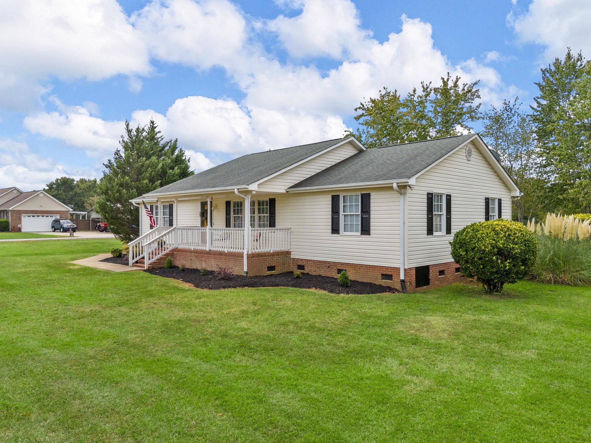 785 Goodjoin Road Campobello, SC 29322 - Photo 4 of 42 Gallery Image 4