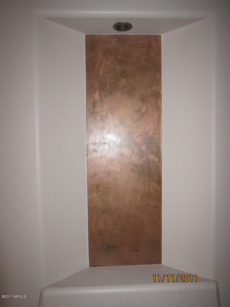 624 West Yearling Road Phoenix, AZ 85085 - Photo 9 of 10 Niche with Venitian Plaster Finish