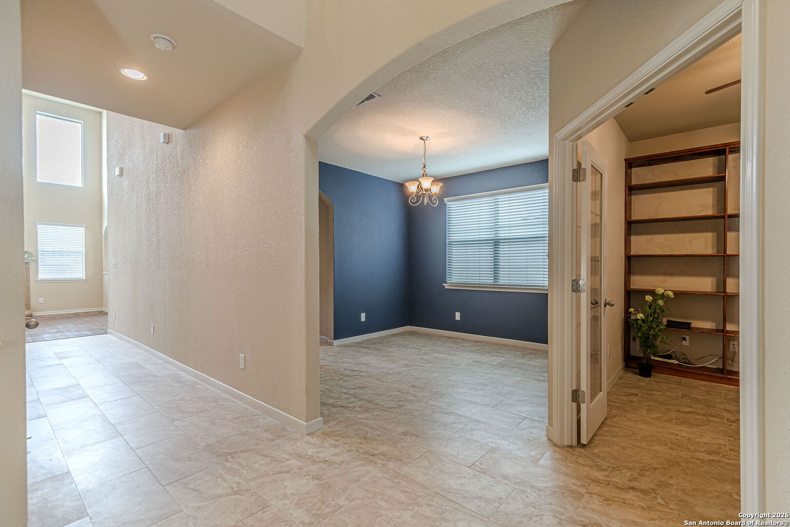 204 Wildcat Run Cibolo, TX 78108 - Photo 8 of 41 an empty room with closet and a bathroom