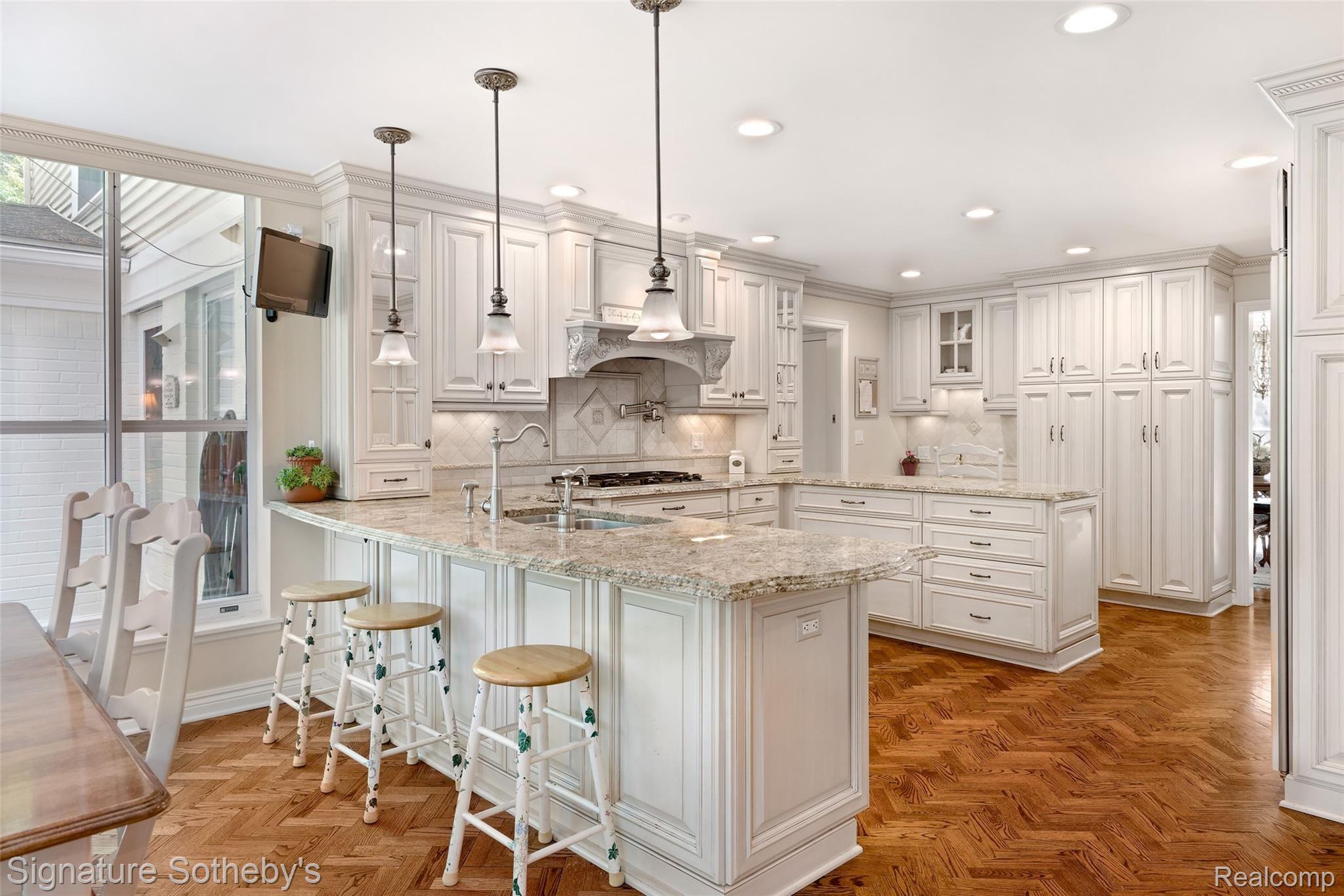 1176 Covington Road Bloomfield Hills, MI 48301 - Photo 16 of 65 1176-Covington-Rd-19.jpg