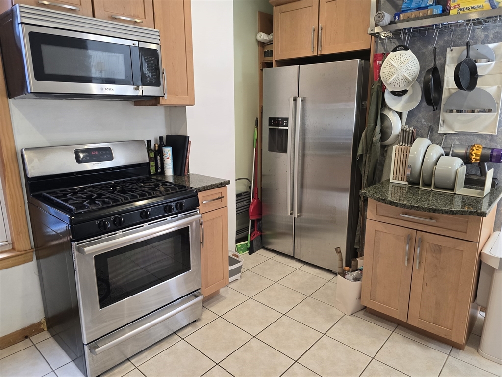 28 Bardwell Street, Unit 1 Boston, MA 02130 - Photo 7 of 26
