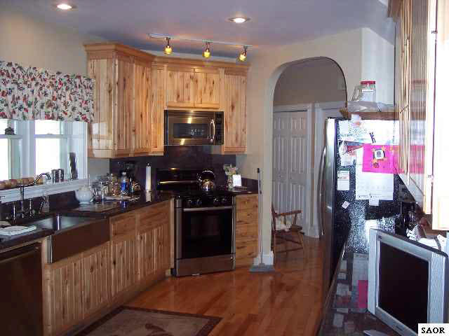 2387 North Chipman Road Owosso, MI 48867 - Photo 4 of 9 47195-3.JPG