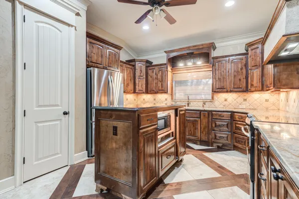 $360,000 | 9 Tuscan Villas Circle, Lubbock, TX 79423