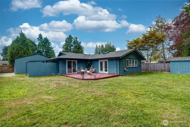 $2,900 | 2131 105th Place Southeast, Everett, WA 98208