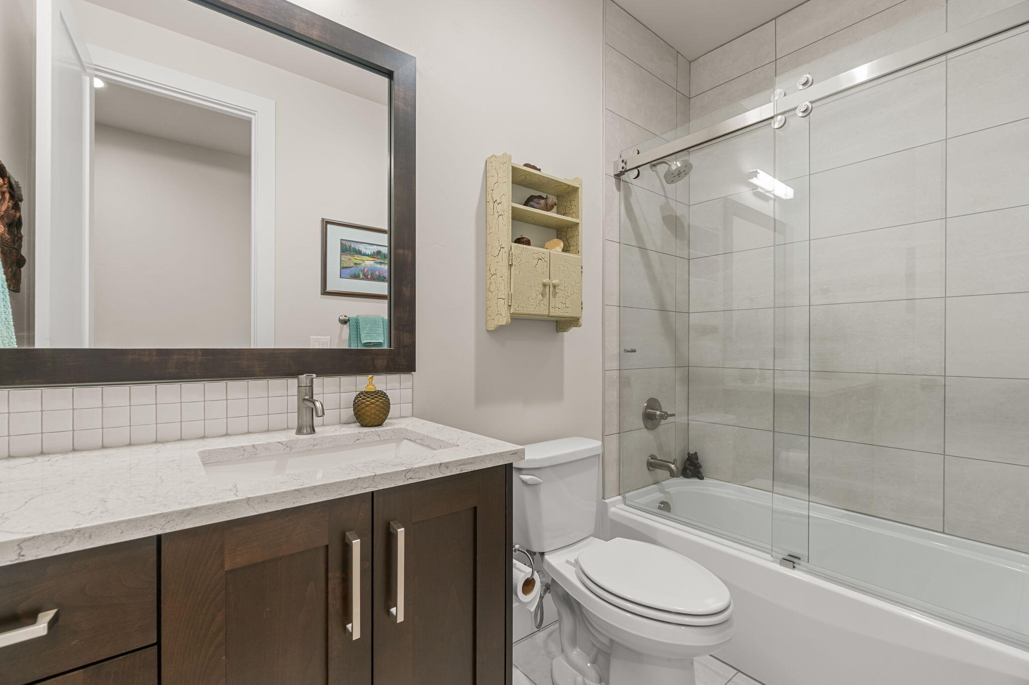 60861 Southwest Headwaters Loop Bend, OR 97702 - Photo 37 of 45 Guest full bath.