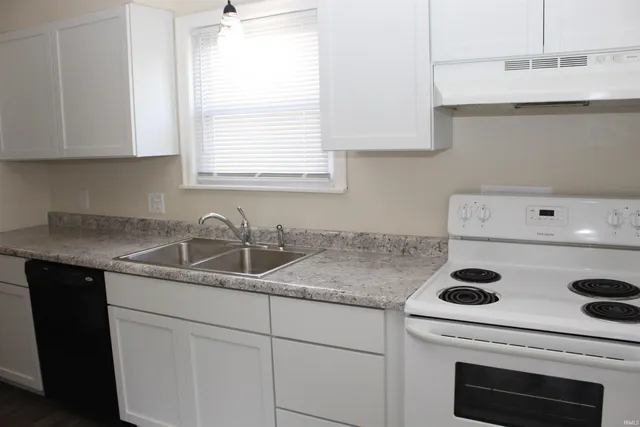 $1,400 | 2100 East Gum Street, Evansville, IN 47714