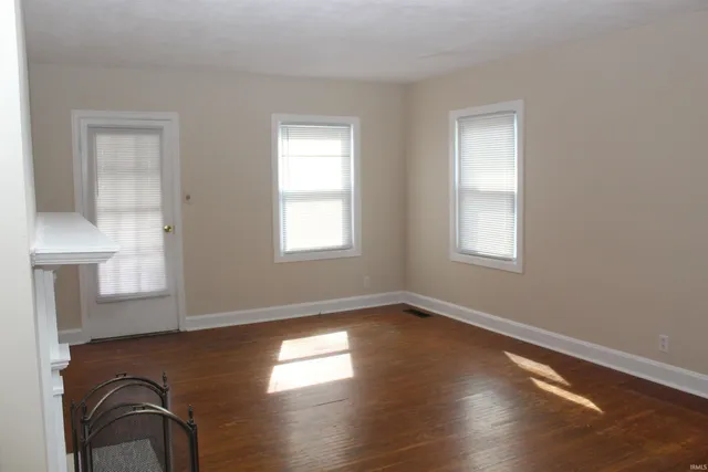 $1,400 | 2100 East Gum Street, Evansville, IN 47714