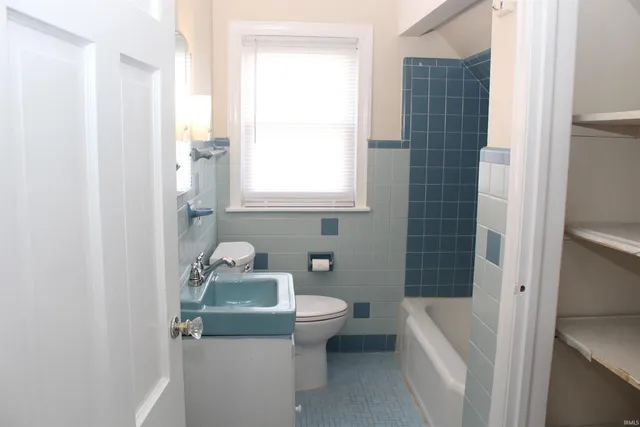 $1,400 | 2100 East Gum Street, Evansville, IN 47714