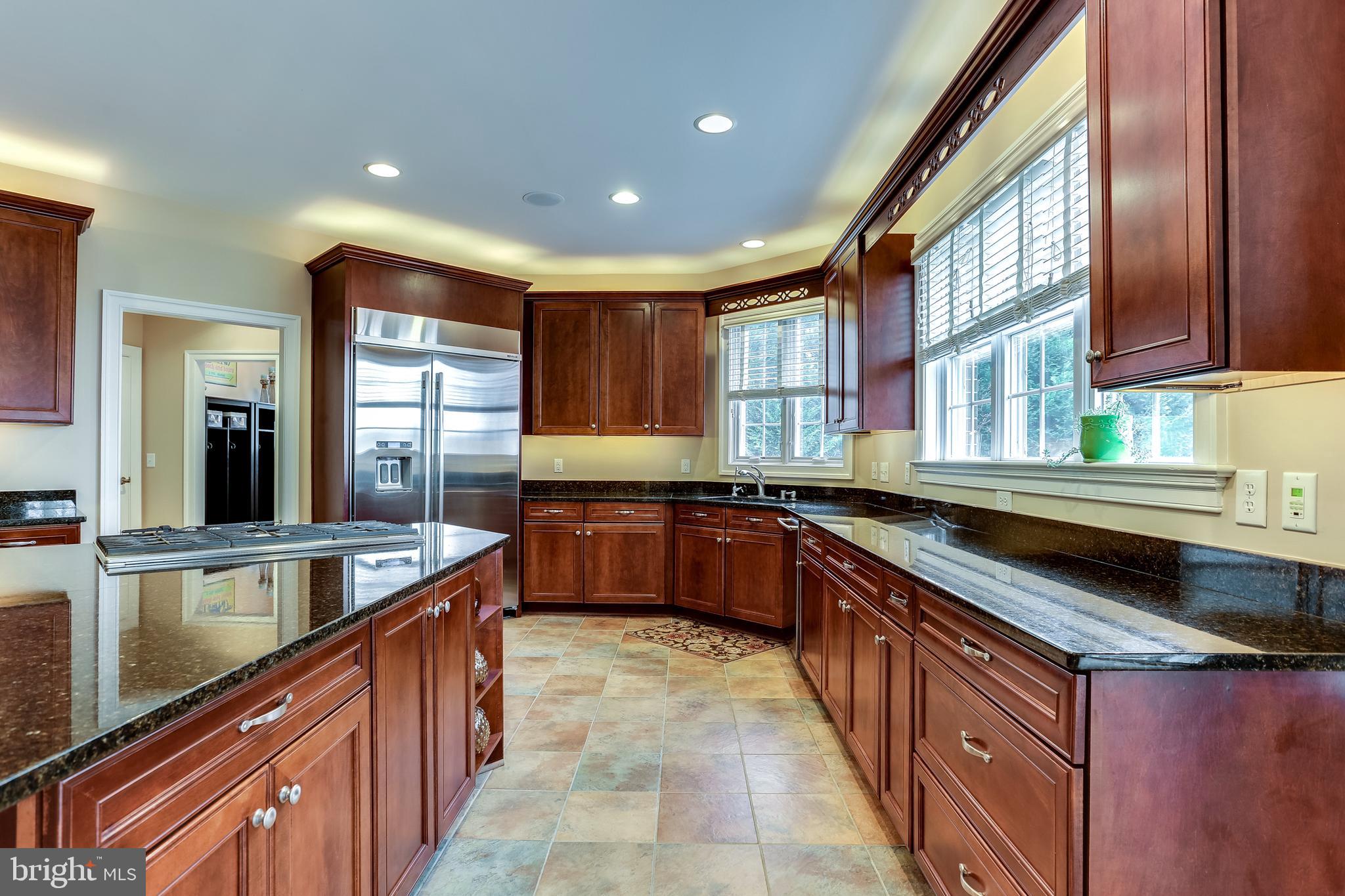 7673 Colonial Beach Road Pasadena, MD 21122 - Photo 29 of 86