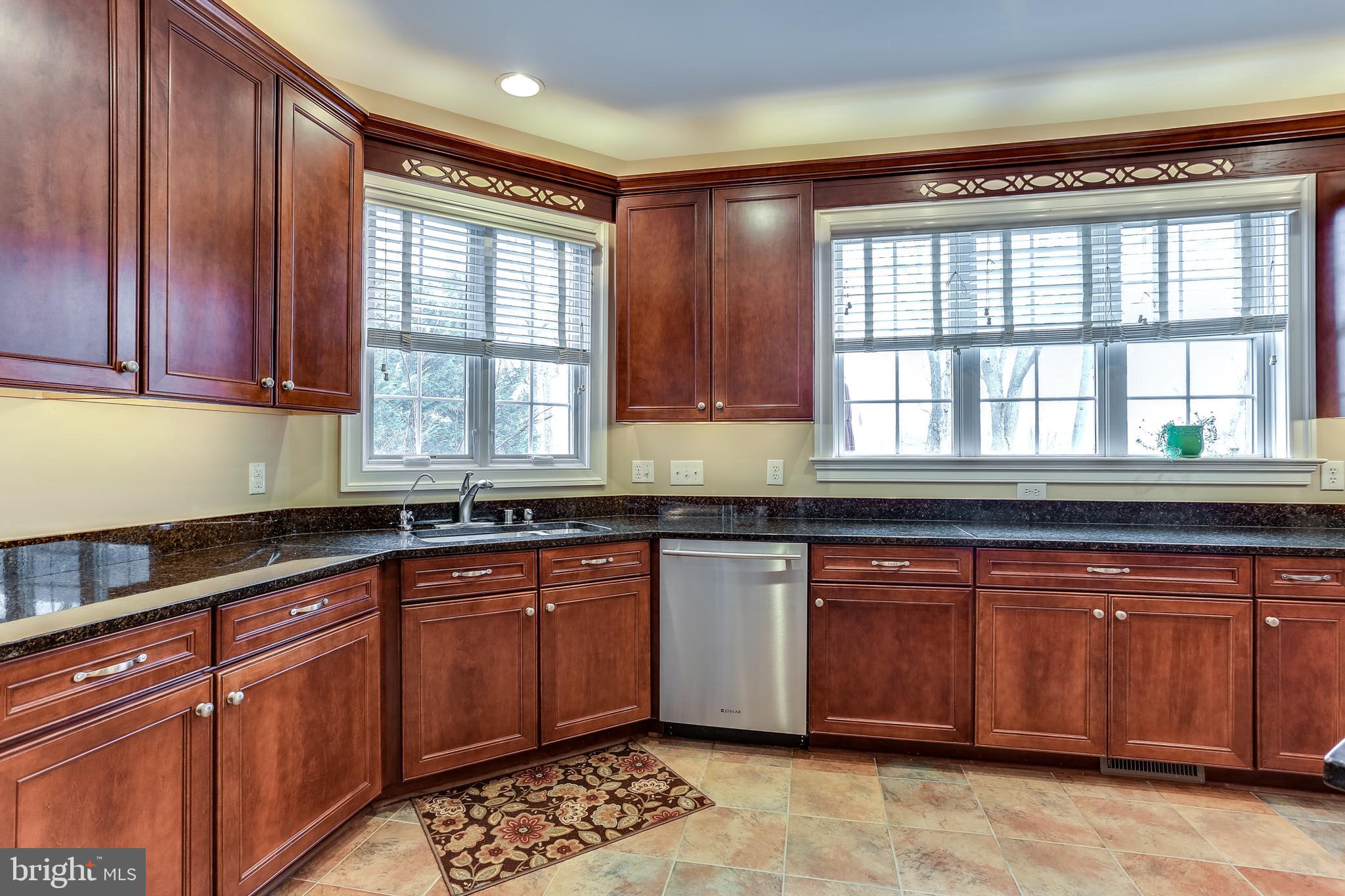 7673 Colonial Beach Road Pasadena, MD 21122 - Photo 30 of 86