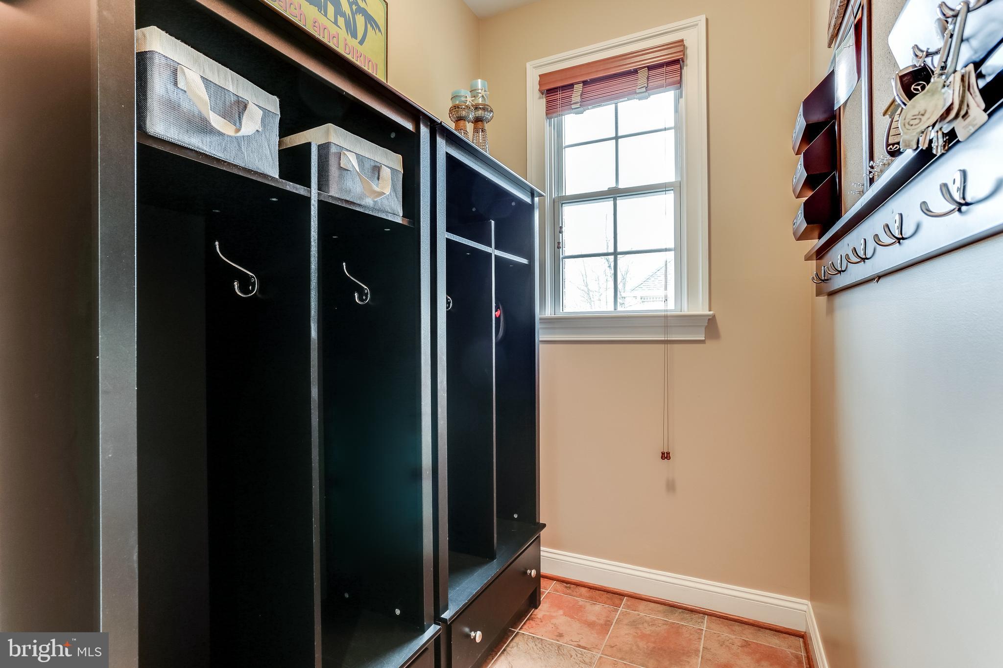 7673 Colonial Beach Road Pasadena, MD 21122 - Photo 41 of 86 Mud Room