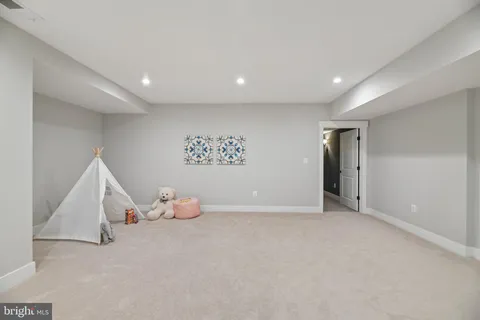 $2,400,000 | 2336 North Oak Street, Falls Church, VA 22046