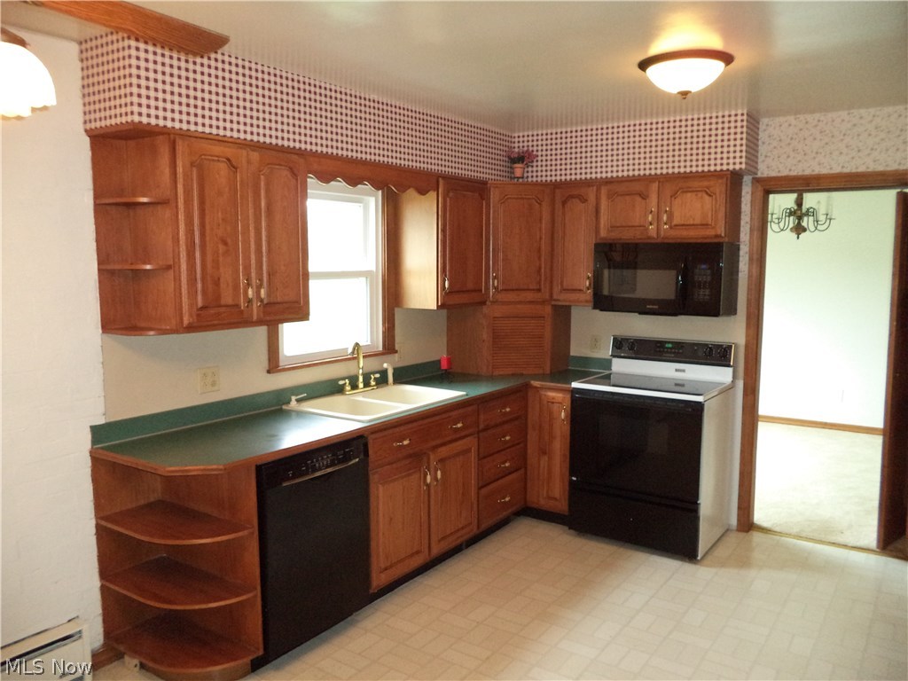 4438 Ridge Road Cortland, OH 44410 - Photo 4 of 30 Gallery Image 4