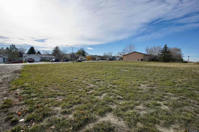 $50,000 | 1092 North Riverbend Drive, Douglas, WY 82633