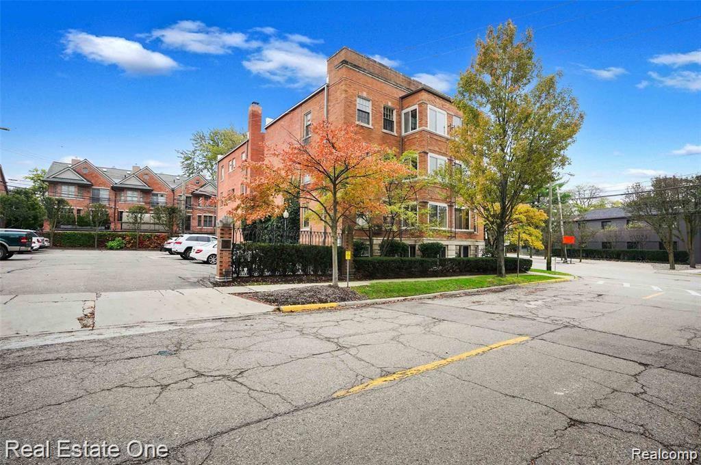 327 Southfield Road, Unit 2BN Birmingham, MI 48009 - Photo 26 of 28 DSC03925.jpg