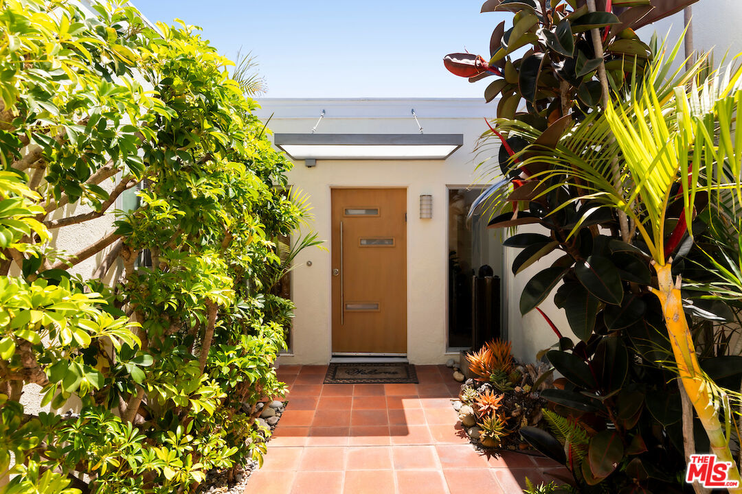 3625 Surfwood Road Malibu, CA 90265 - Photo 3 of 30