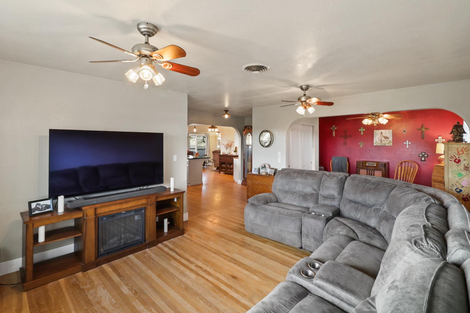 10695 Calvine Road Sacramento, CA 95830 - Photo 9 of 81