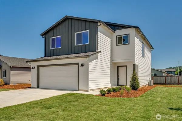 $574,900 | 2002 Henderson Way, Longview, WA 98632