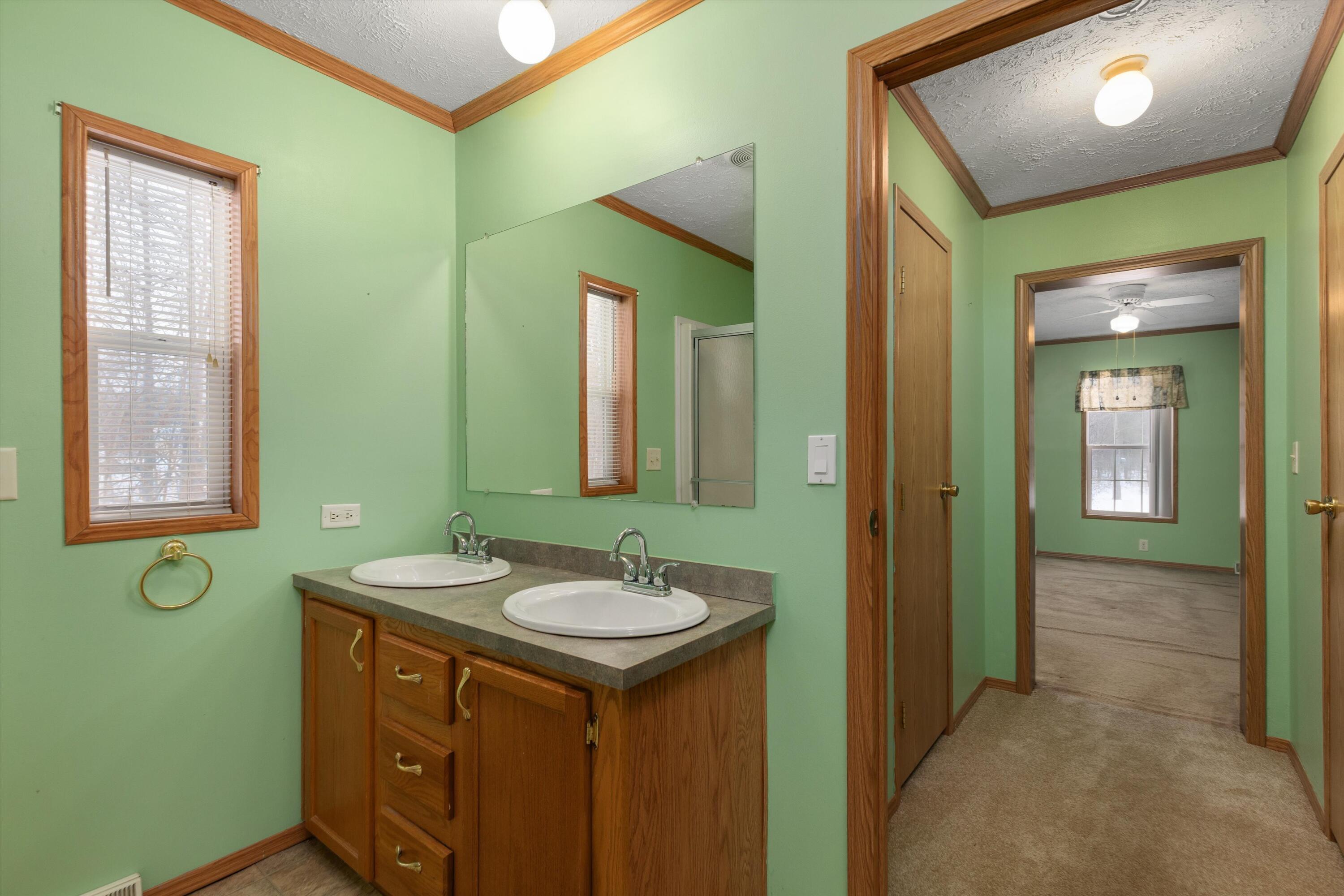 37710 Herman Street Romulus, MI 48174 - Photo 12 of 54 10-37710 Herman St Romulus 0009