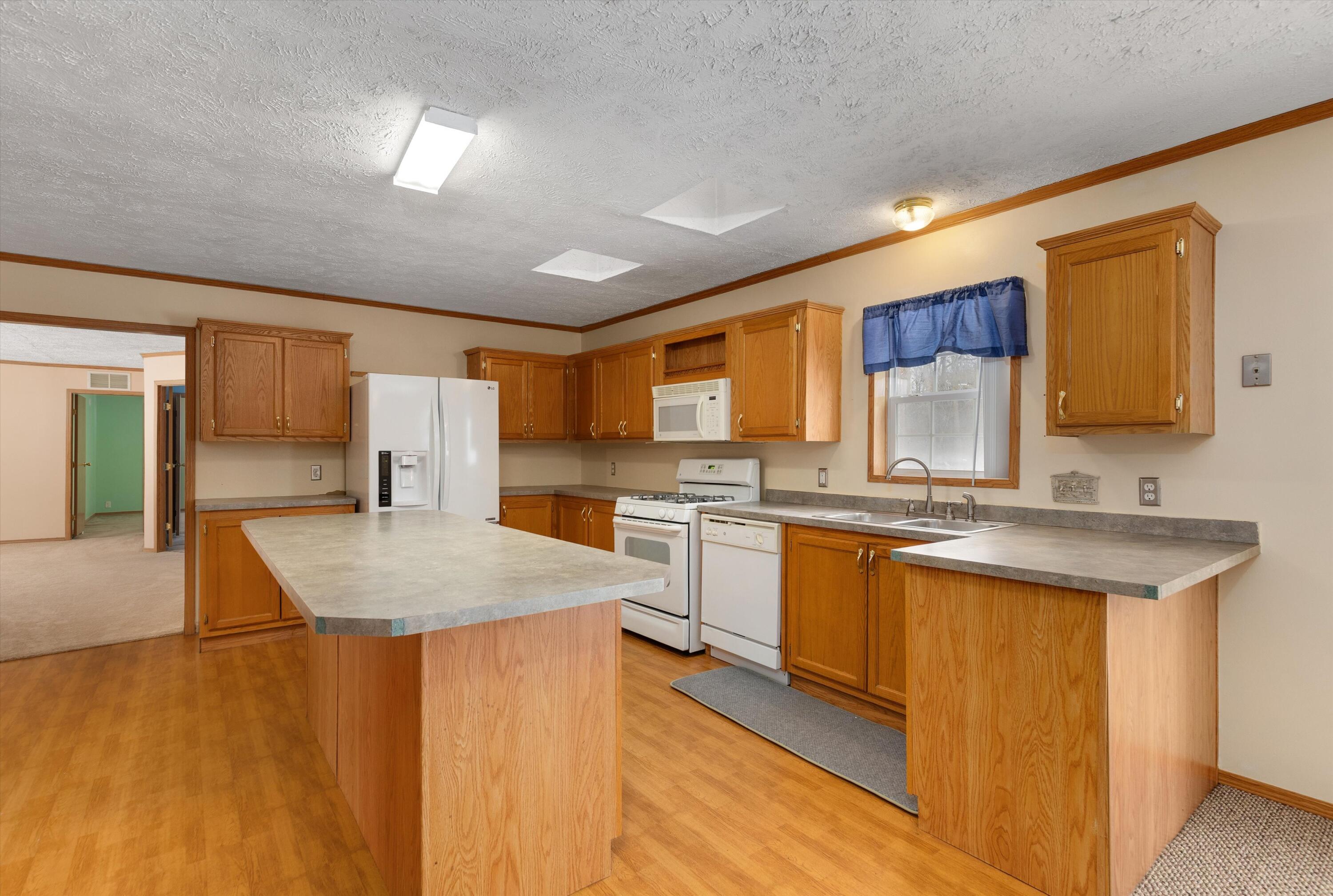 37710 Herman Street Romulus, MI 48174 - Photo 20 of 54 16-37710 Herman St Romulus 0015