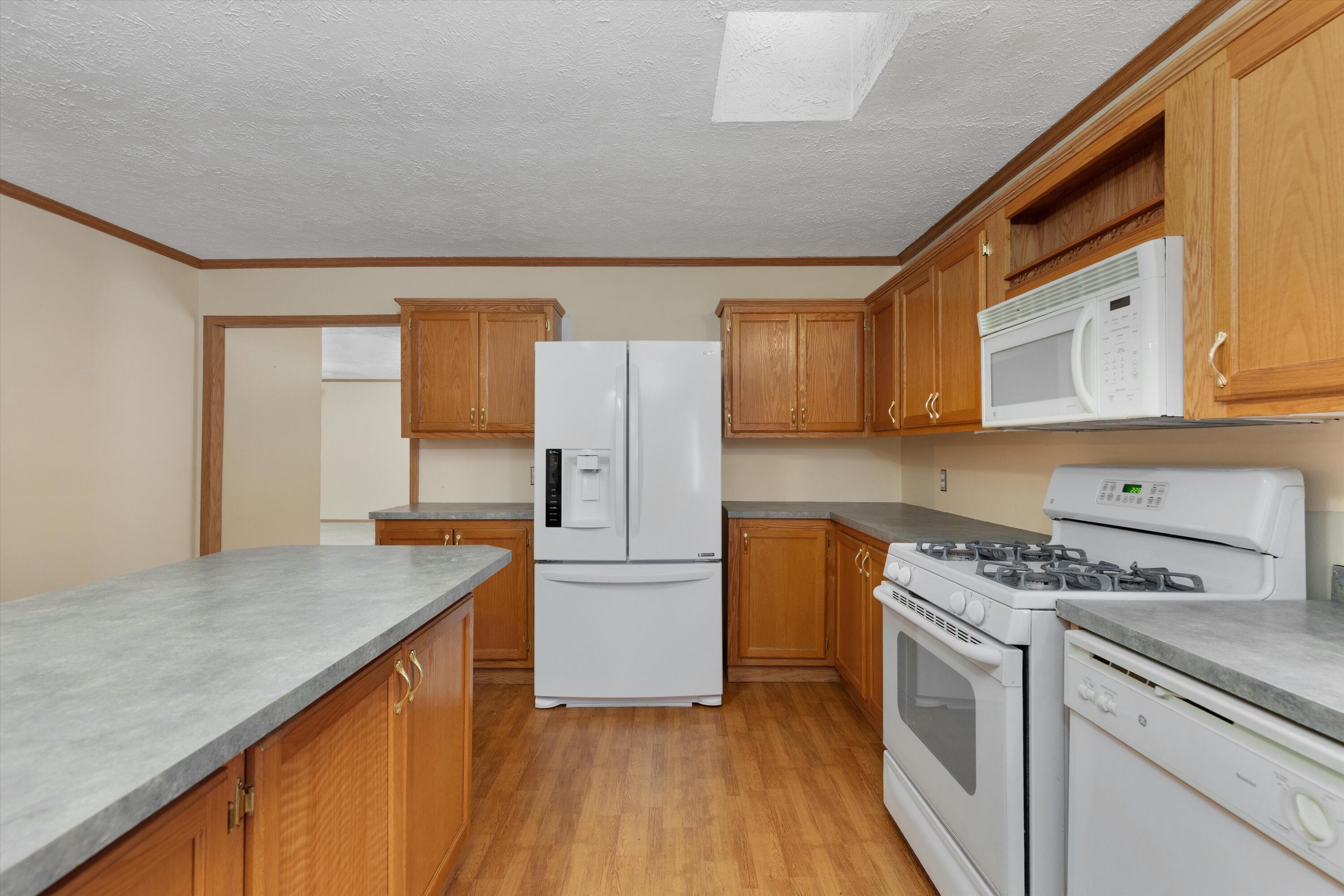 37710 Herman Street Romulus, MI 48174 - Photo 21 of 54 17-37710 Herman St Romulus 0016