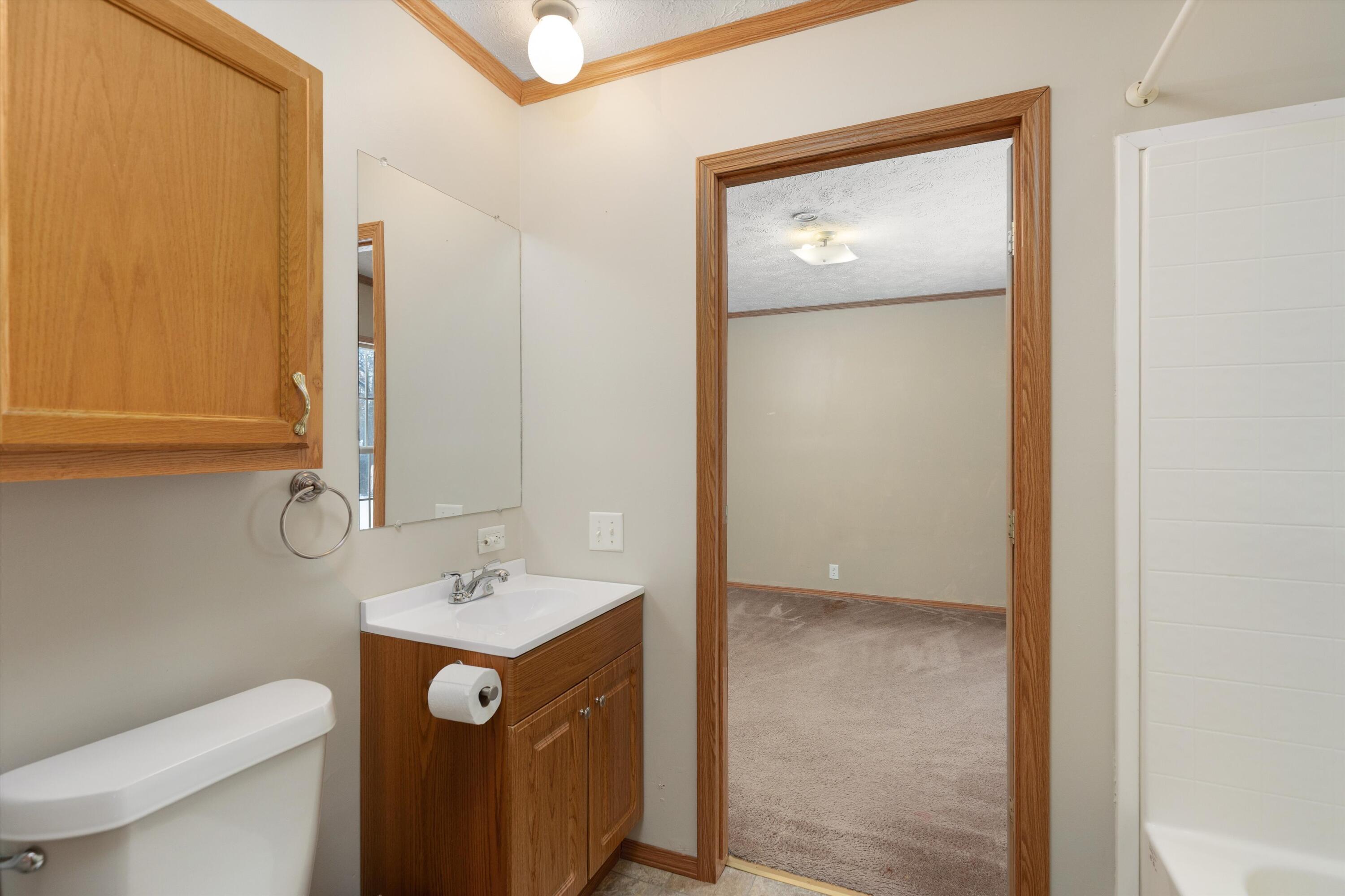 37710 Herman Street Romulus, MI 48174 - Photo 26 of 54 21-37710 Herman St Romulus 0020