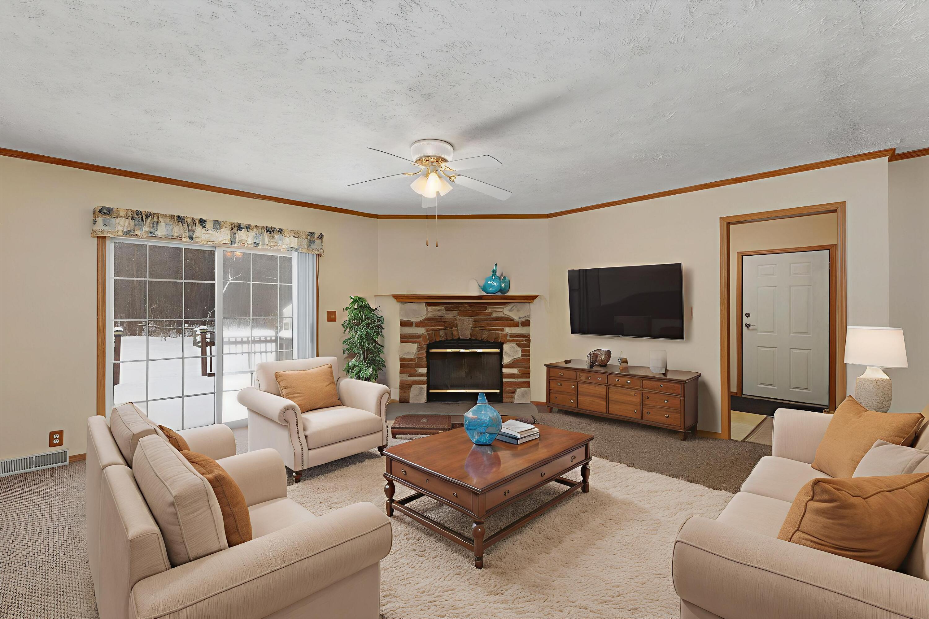 37710 Herman Street Romulus, MI 48174 - Photo 33 of 54 26-37710-Herman-St-Romulus-0025 - Living